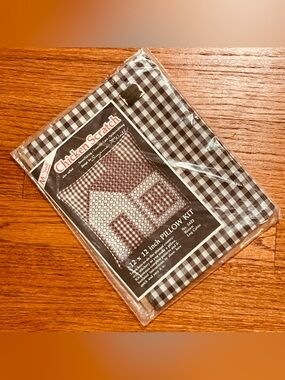 Vintage McNeill Chicken Scratch Brown Log Cabin 12”x12” Pillow Kit No. 5422